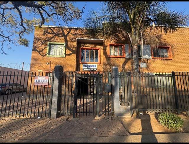 1 BEDROOM APARTMENT FOR SALE IN PRETORIA WEST